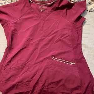 HH 360 scrub top